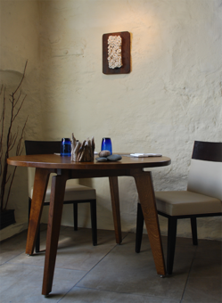 L'enclume dining table 