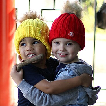 Kids winter pompom beanie hat for boys, girls, unisex