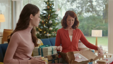 Milly Inspired's Mum Print in the 2015 Christmas TV Ad