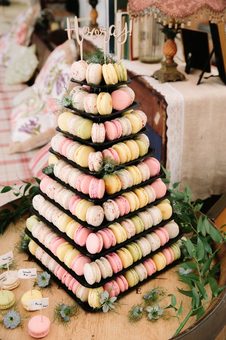 L'orchidee Macaron tower