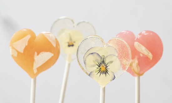 Emily's Lollies heart edible flower lollipop favours