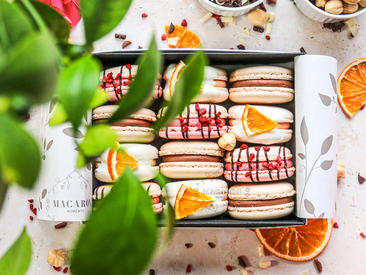 Luxury Box of 12 Macarons
