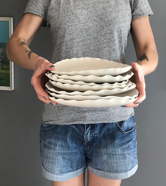 A stack of plates!