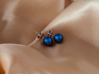 Blue pearl earrings