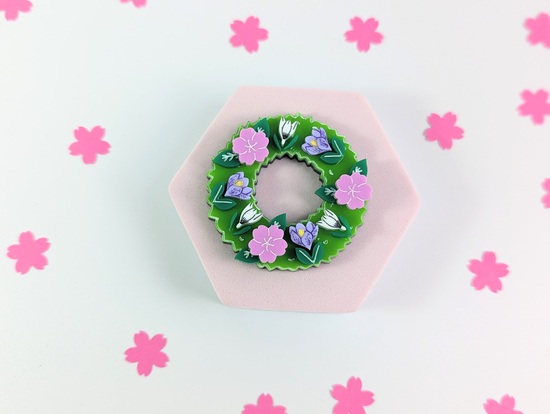 Spring wreath brooch