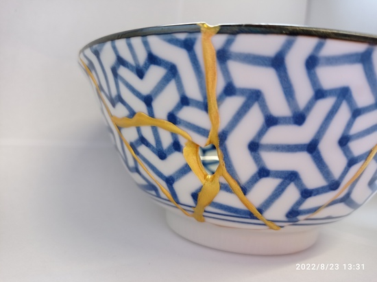 Japanese kintsugi rice bowl