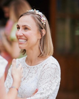 Real bride wearing our porcelain flower headband 