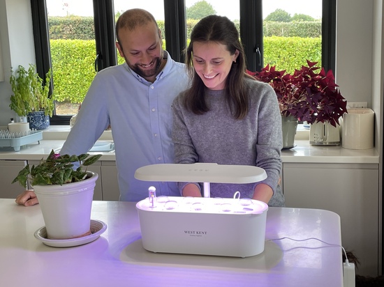 An indoor hydroponic kitchen countertop kit