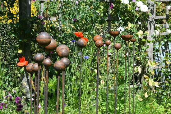 metal garden sculptures