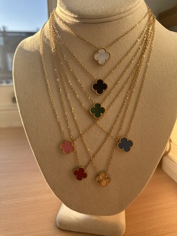 gold chain necklace with single clover in 7 colours
