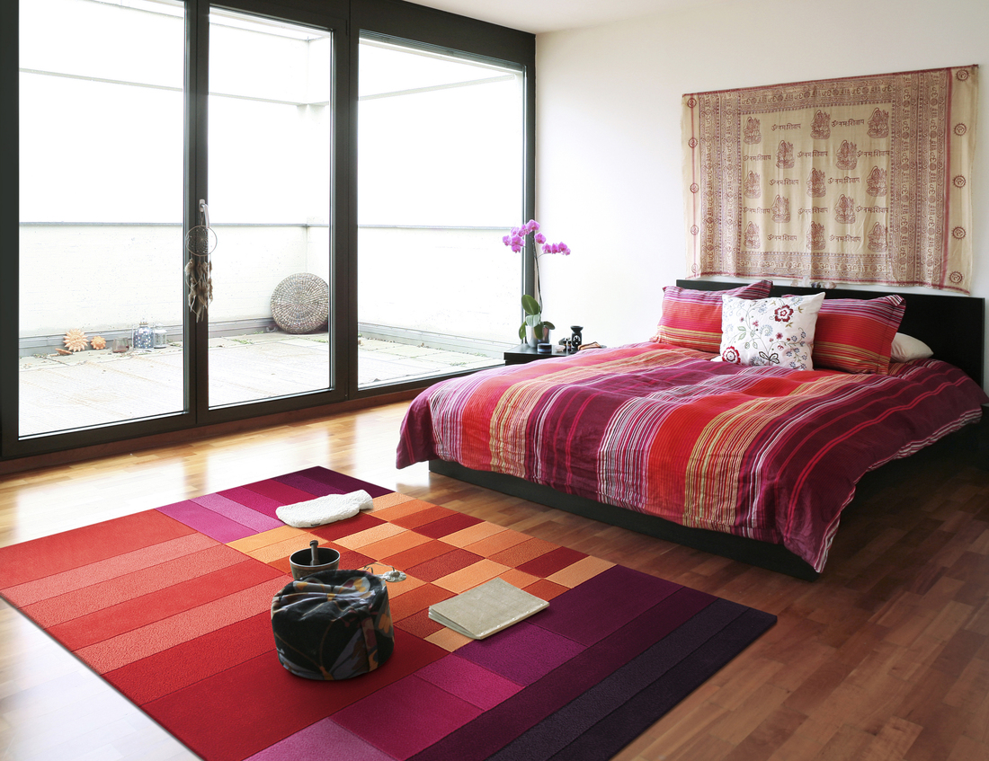 The Rugs Warehouse Storefront