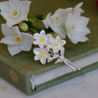 Narcissus (Daffodil) Flower Bouquet Brooch