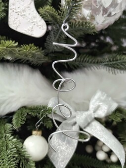 DIY wire Christmas decorations