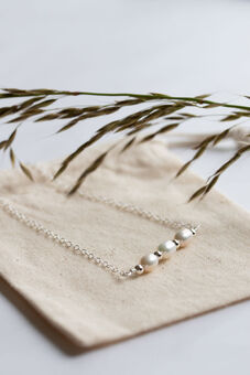 Freshwater pearl dashes and dots necklace