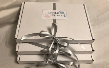 Gift boxes with ribbon ties