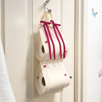 Heart toilet roll holder