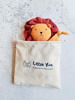 Our Muslin Lion Comforter is comes alone or in a set with a matching teether. Snuggled away in the cotton keepsafe bag, he makes the perfect newborn gift.